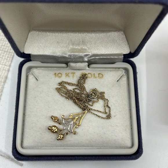 Vintage 10k Italy Gold Chain & Pendant with White and Yellow Gold Accents - Picture 12 of 12